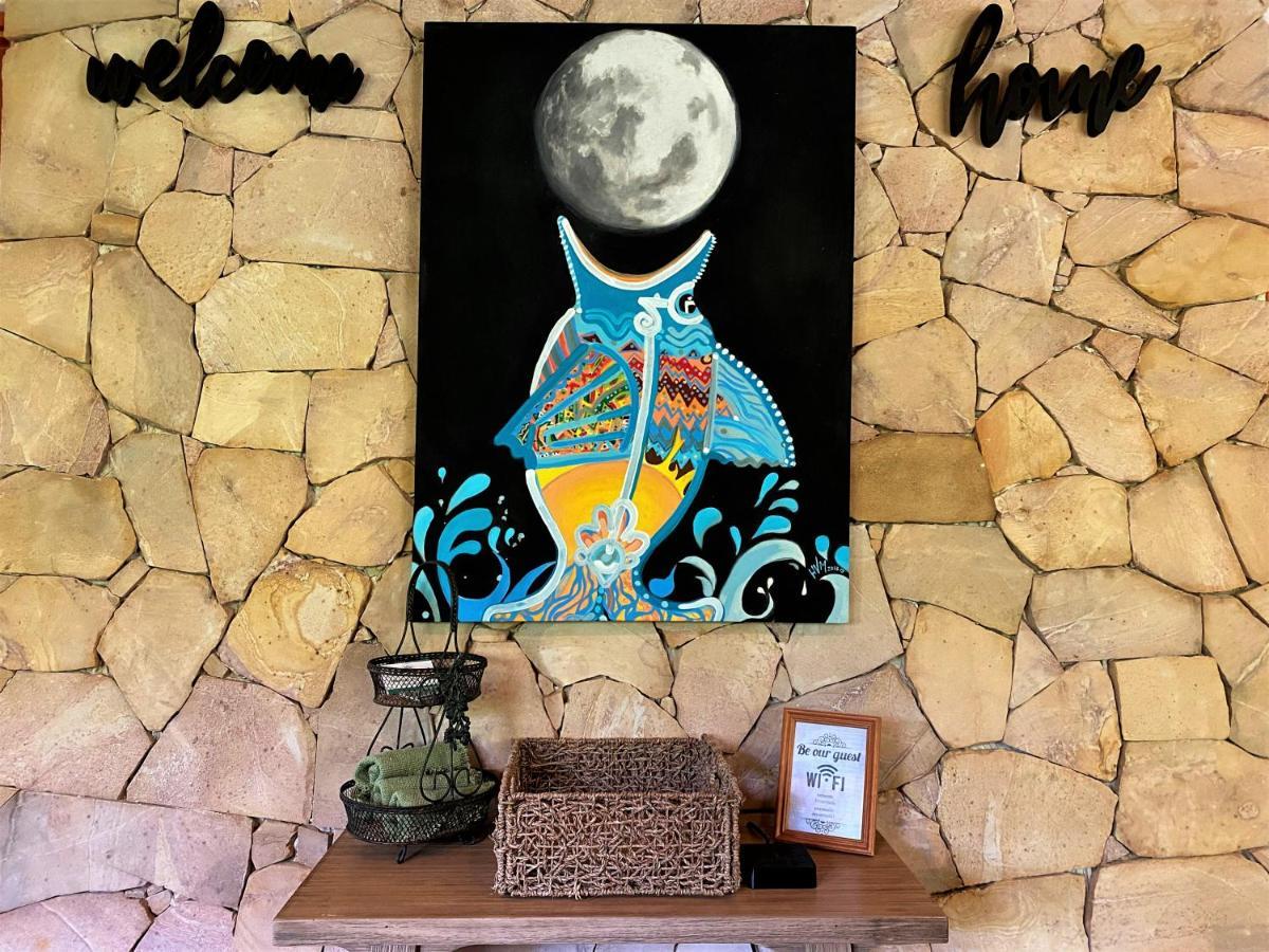 El Castillo Encantada Guest House מראה חיצוני תמונה